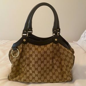 GUCCI Medium Sukey GG Canvas Tote